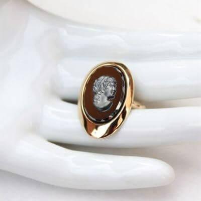 Sarah Coventry Evening Profile Hematite Goldtone Vintage Ring