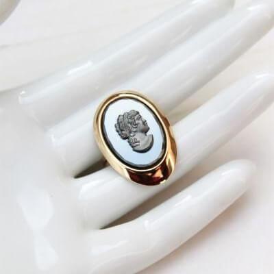 Sarah Coventry Evening Profile Hematite Goldtone Vintage Ring