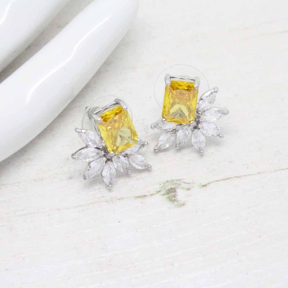 Heirloom Darling Zirconia Crystal Stud Earrings (Topaz)