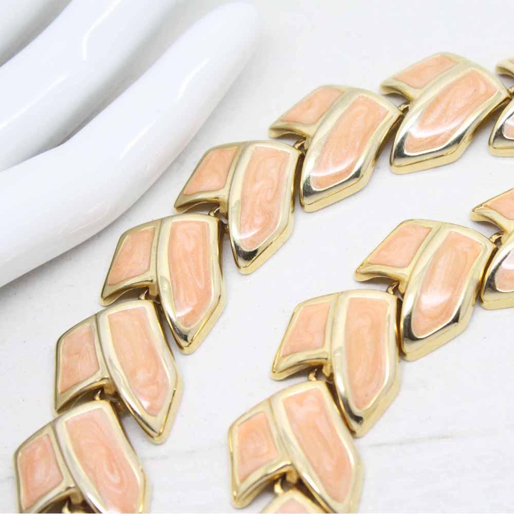 Vintage 1980s Peach Enamel Chevron Link Necklace