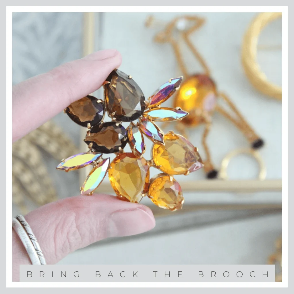 Queenies Bazaar Vintage Rhinestone Brooch